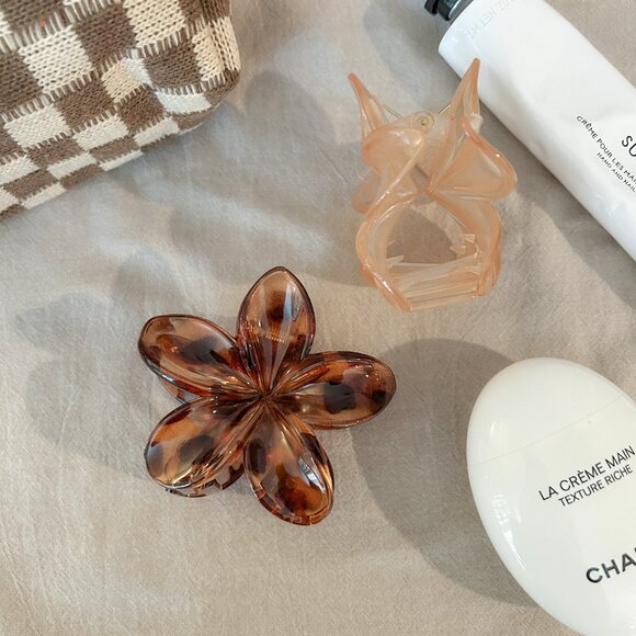 Brand New Set of 2 Flower Hair Claw Clip - Picture 2 of 4